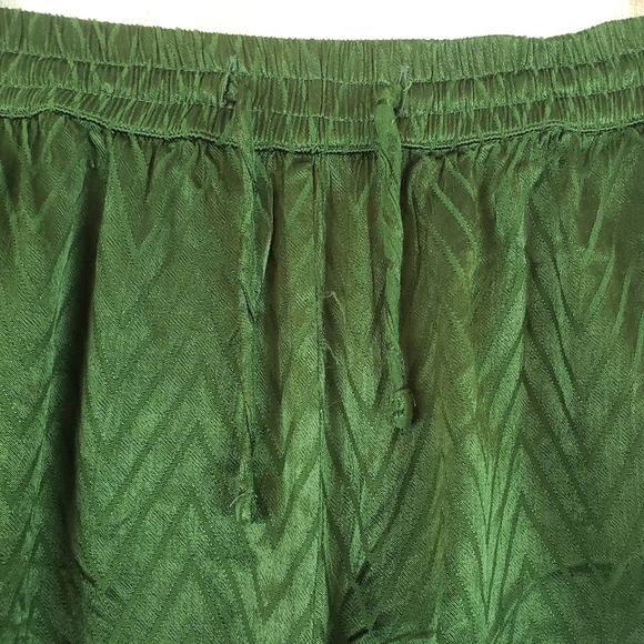 Onia Pull On Short Shorts - Picture 3 of 8